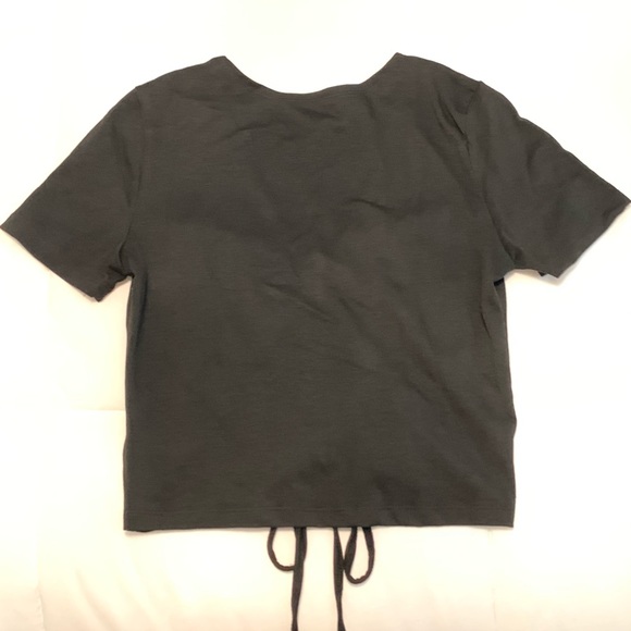 drawstring front cropped tee - Picture 3 of 3